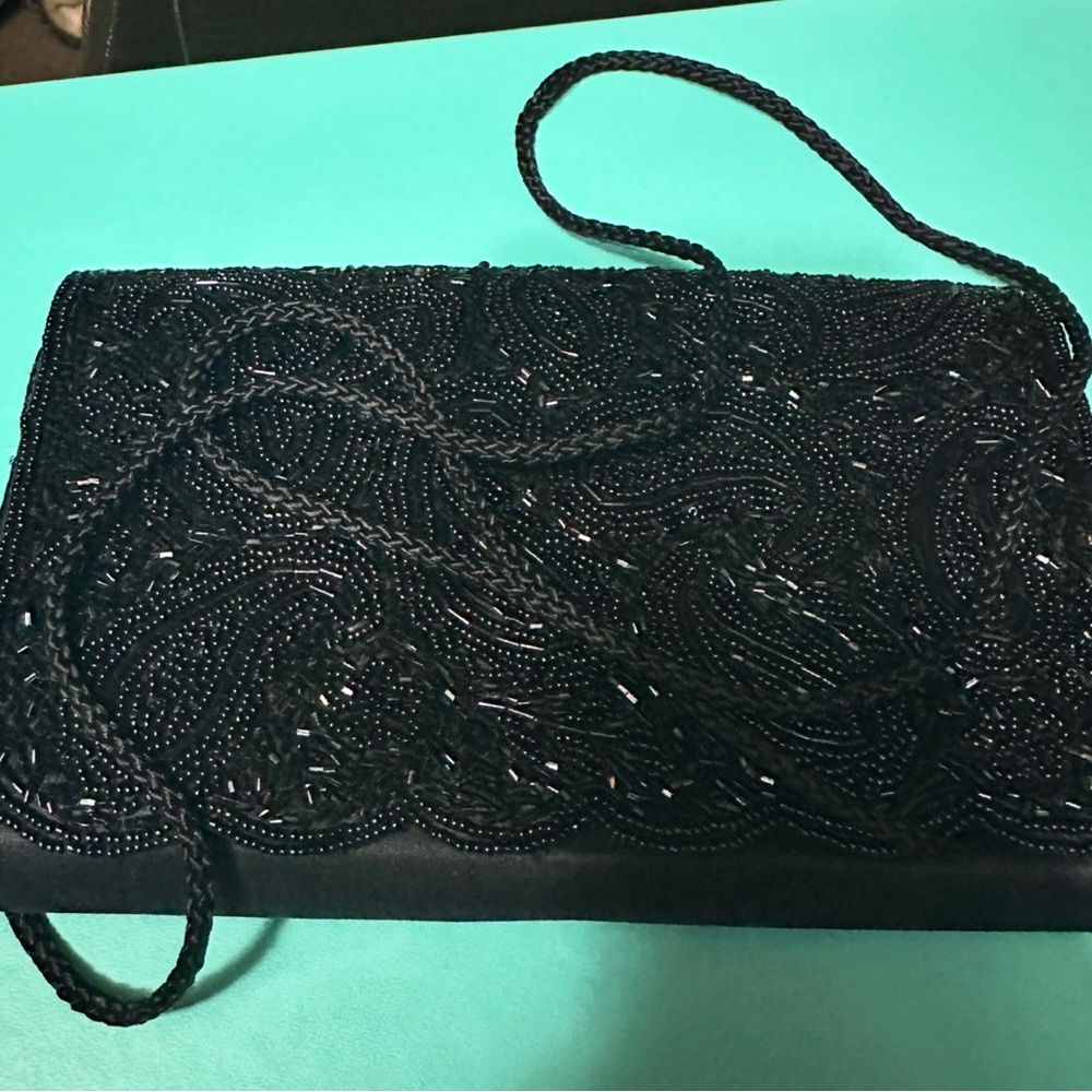 Three clutches - Picture 3 of 3